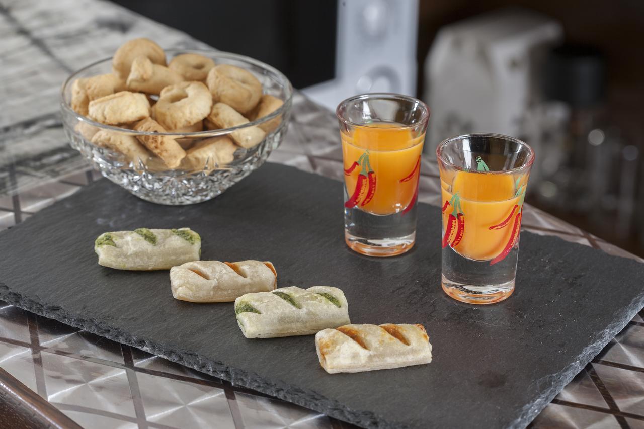 לינה וארוחת בוקר Casola di Napoli Enjoy Vida מראה חיצוני תמונה